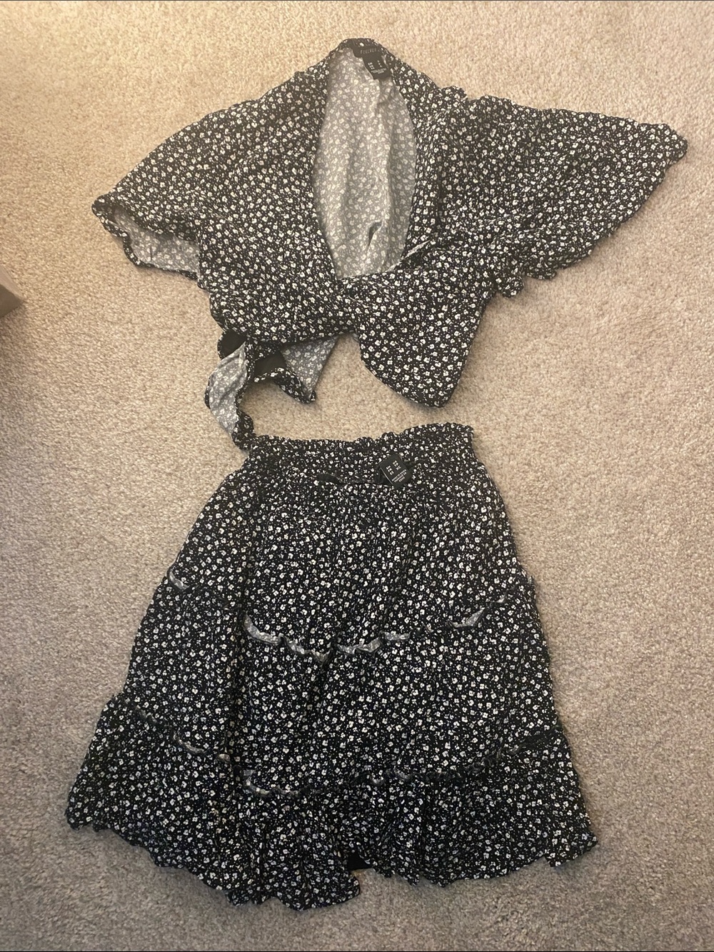 Forever 21 Women’s Black Floral 2-piece Set